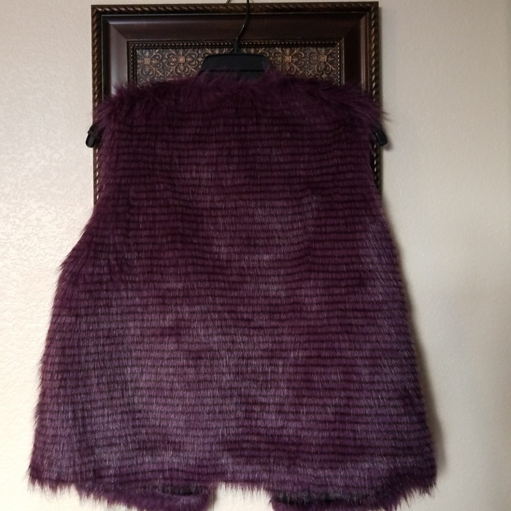Vest - Picture 3 of 3